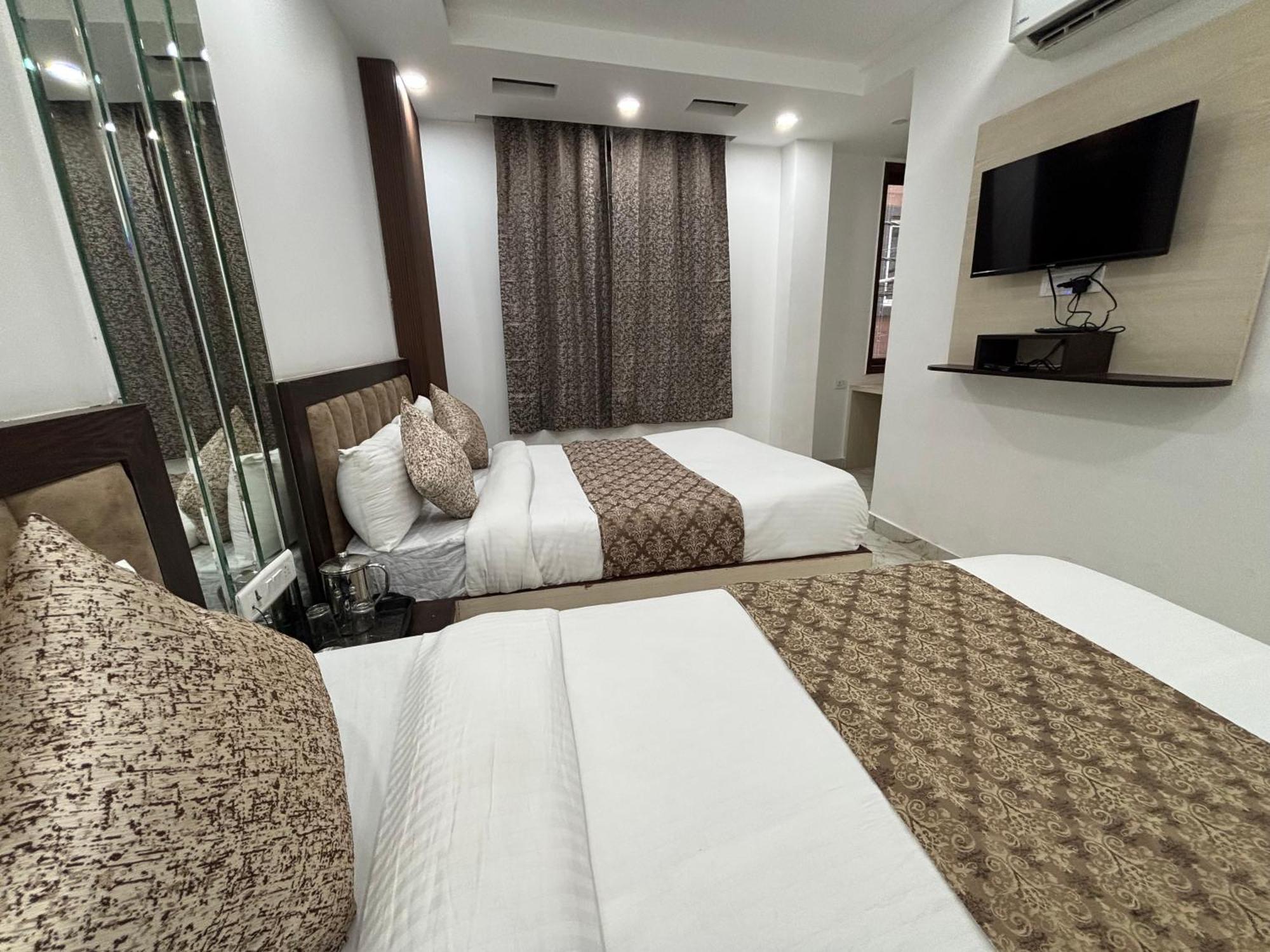 Cg Internationl By Sweet Guest House Nova Deli Exterior foto